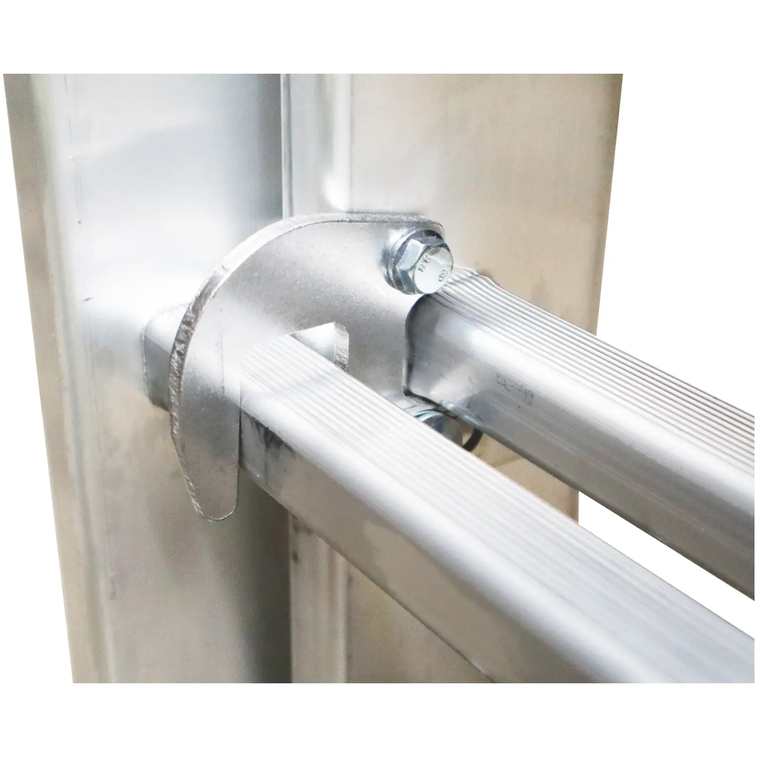 Werner Trade 3 Part Extension Ladder 2.45 To 6.38m