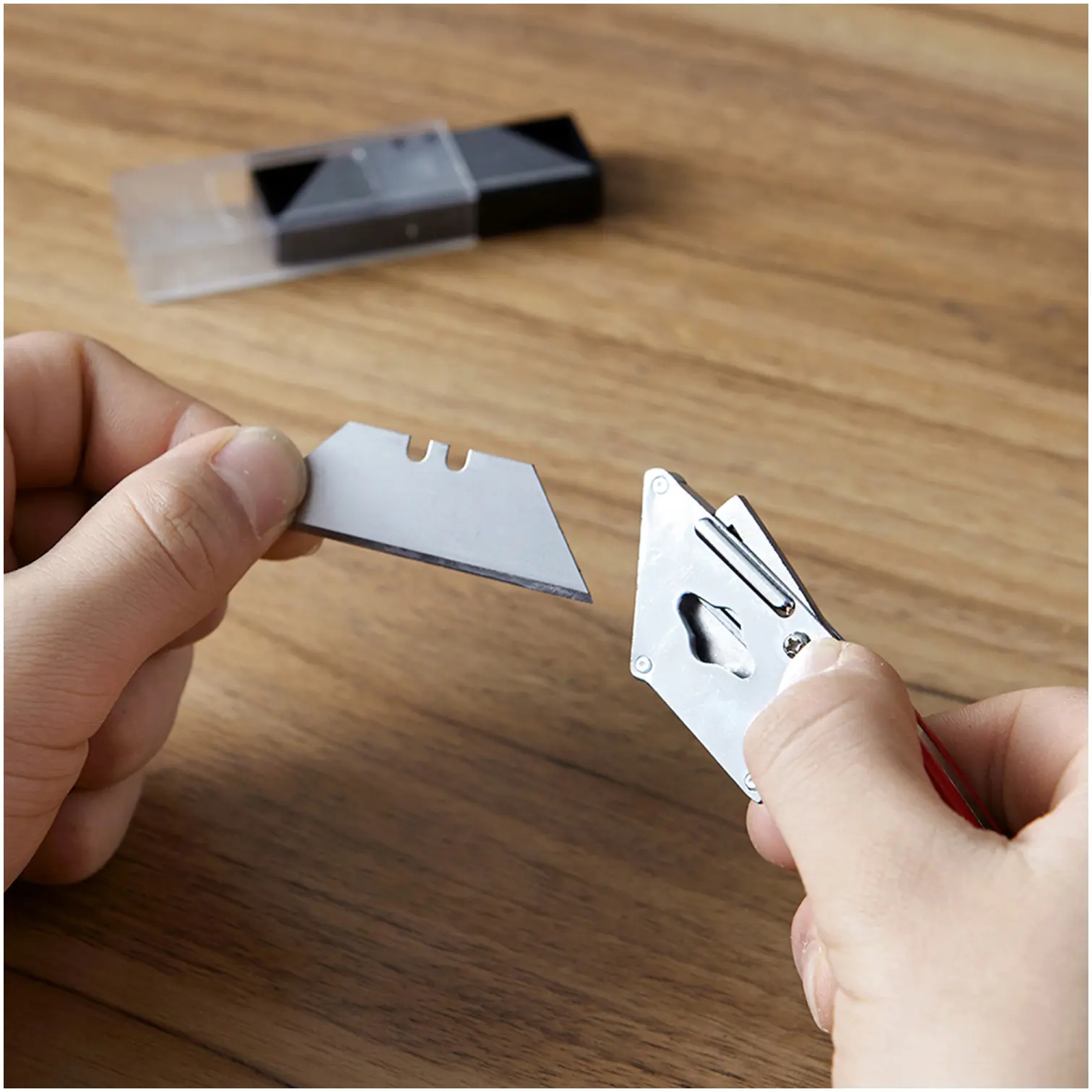 Dekton Folding Utility Knife