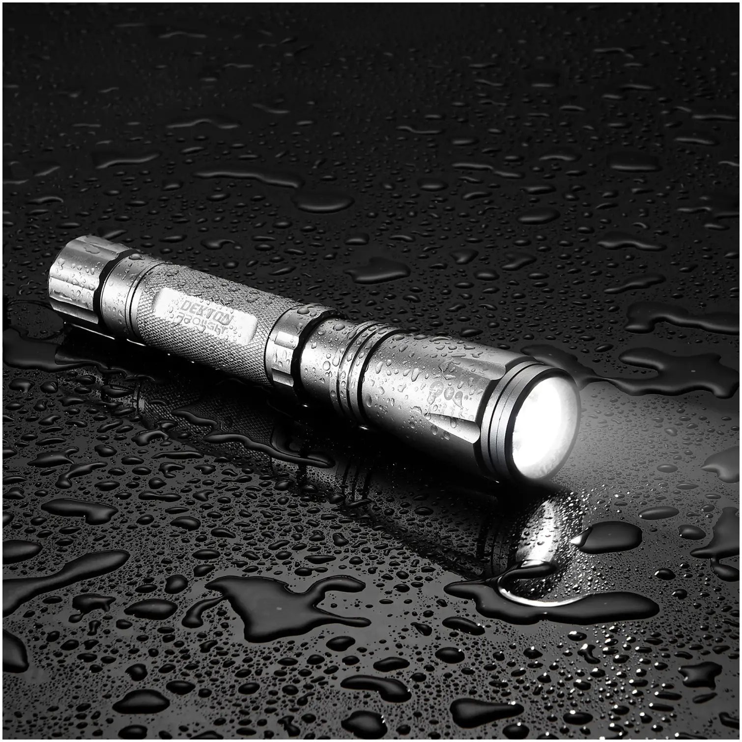 Dekton Explorer Torch 400 Lumens
