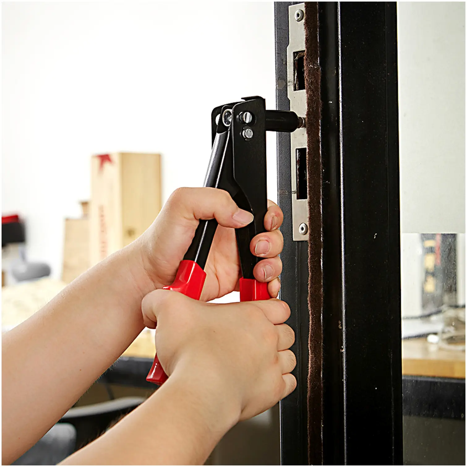 Dekton Heavy Duty Hand Riveter