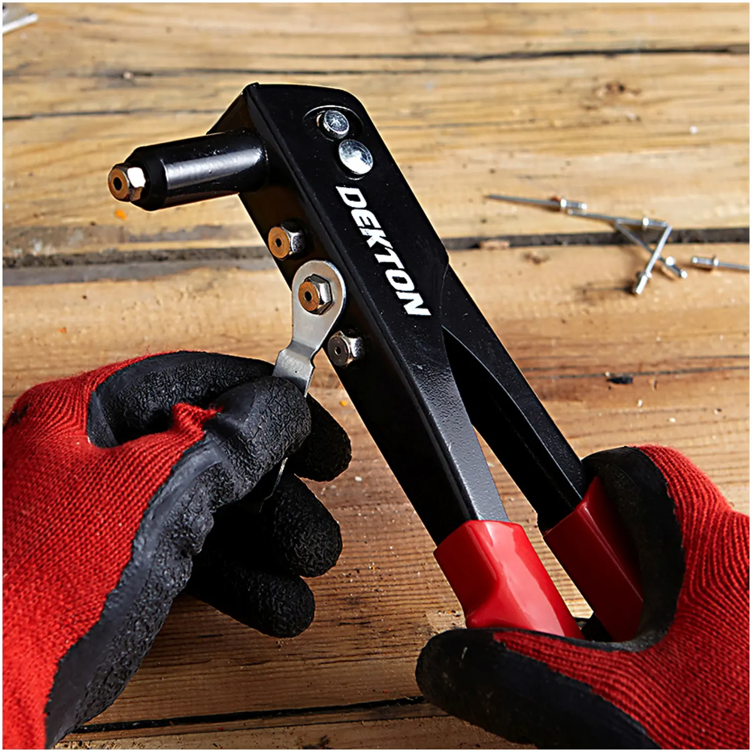 Dekton Heavy Duty Hand Riveter