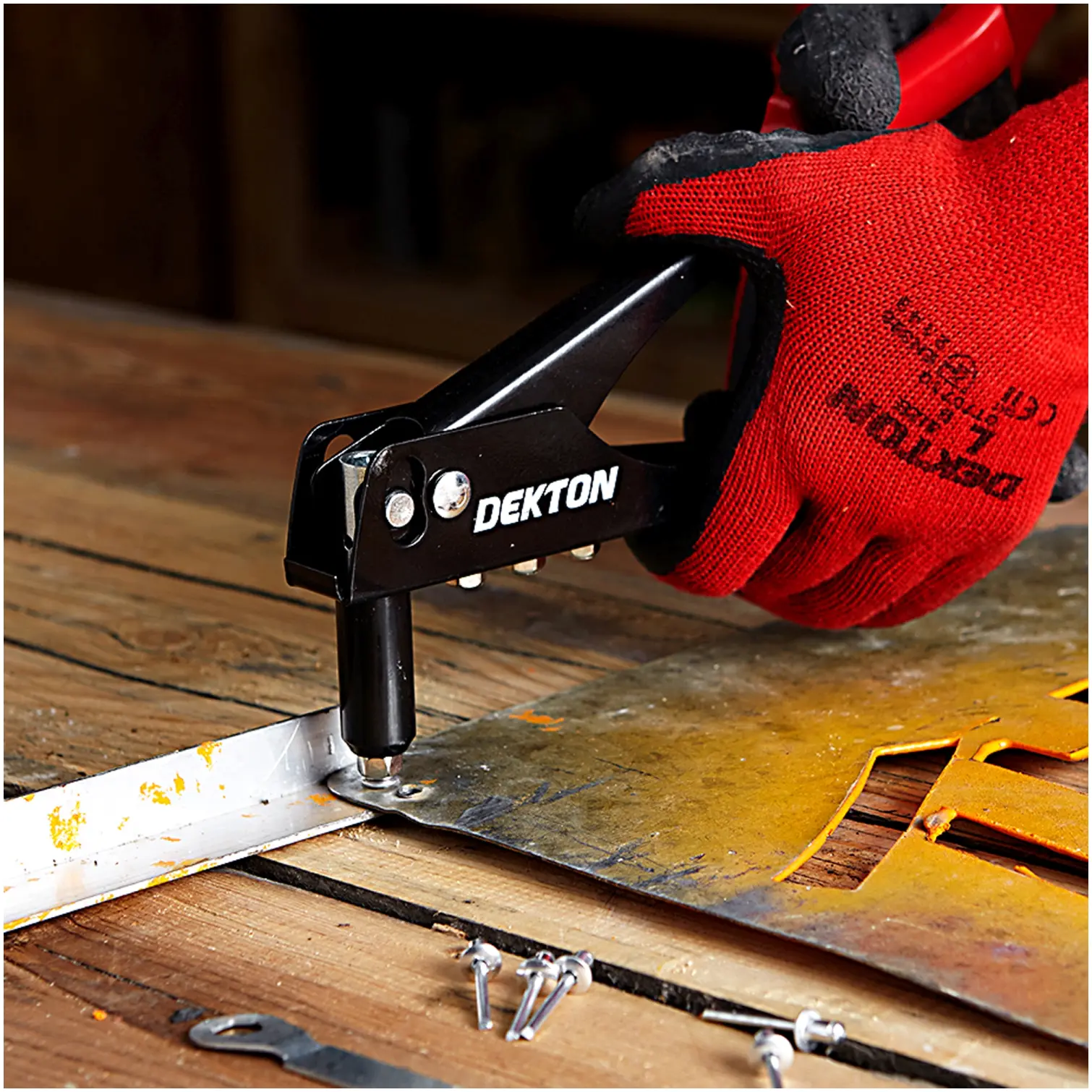 Dekton Heavy Duty Hand Riveter