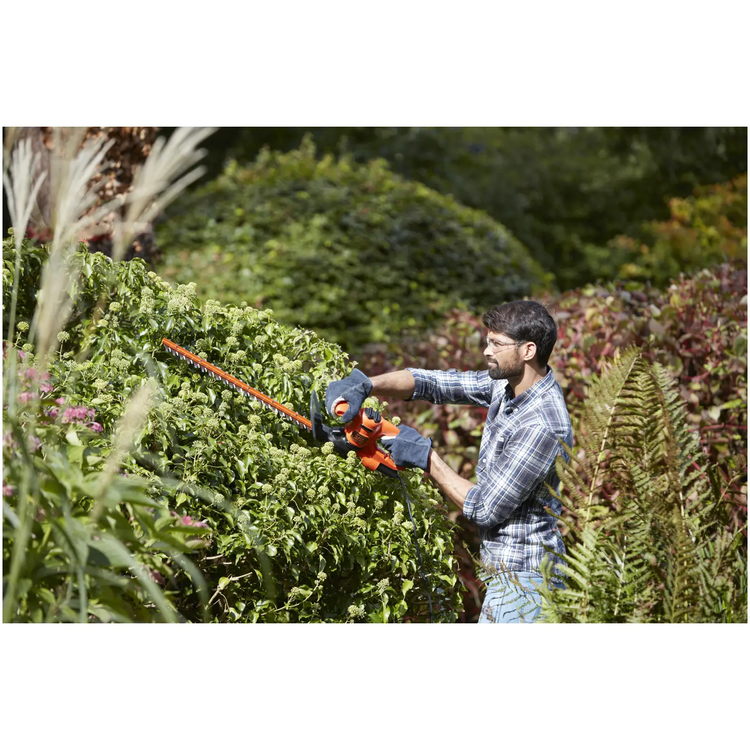 Black+Decker Hedge Trimmer 420w 45cm