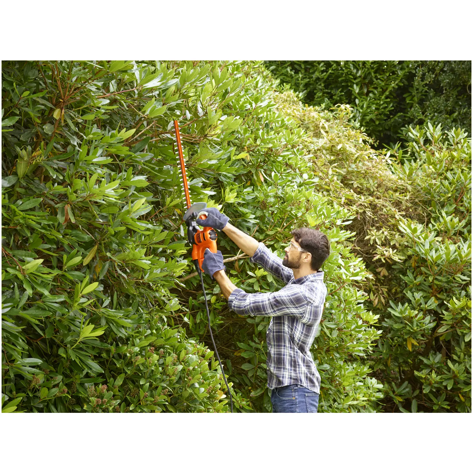 Black+Decker Hedge Trimmer 420w 45cm