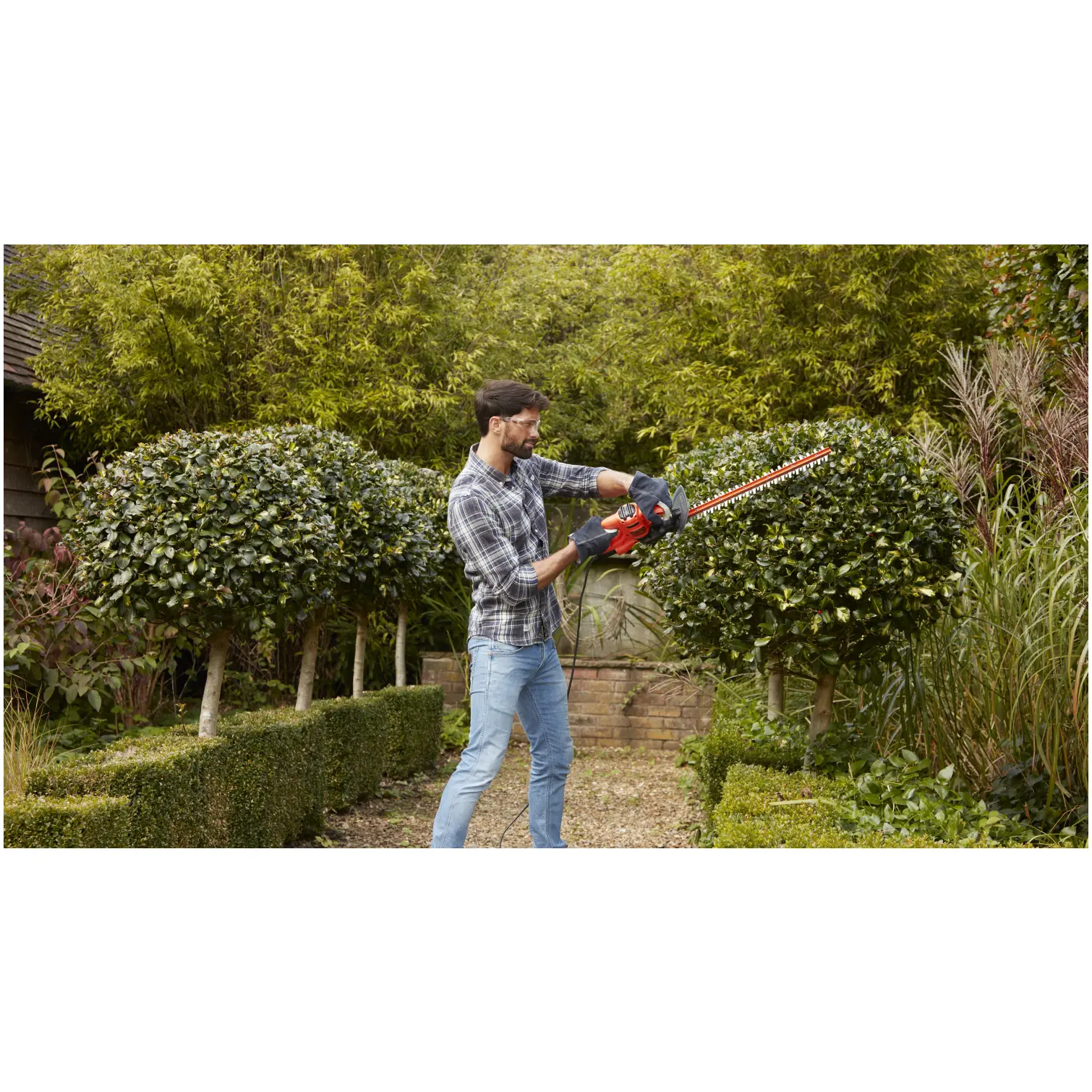 Black+Decker Hedge Trimmer 420w 45cm
