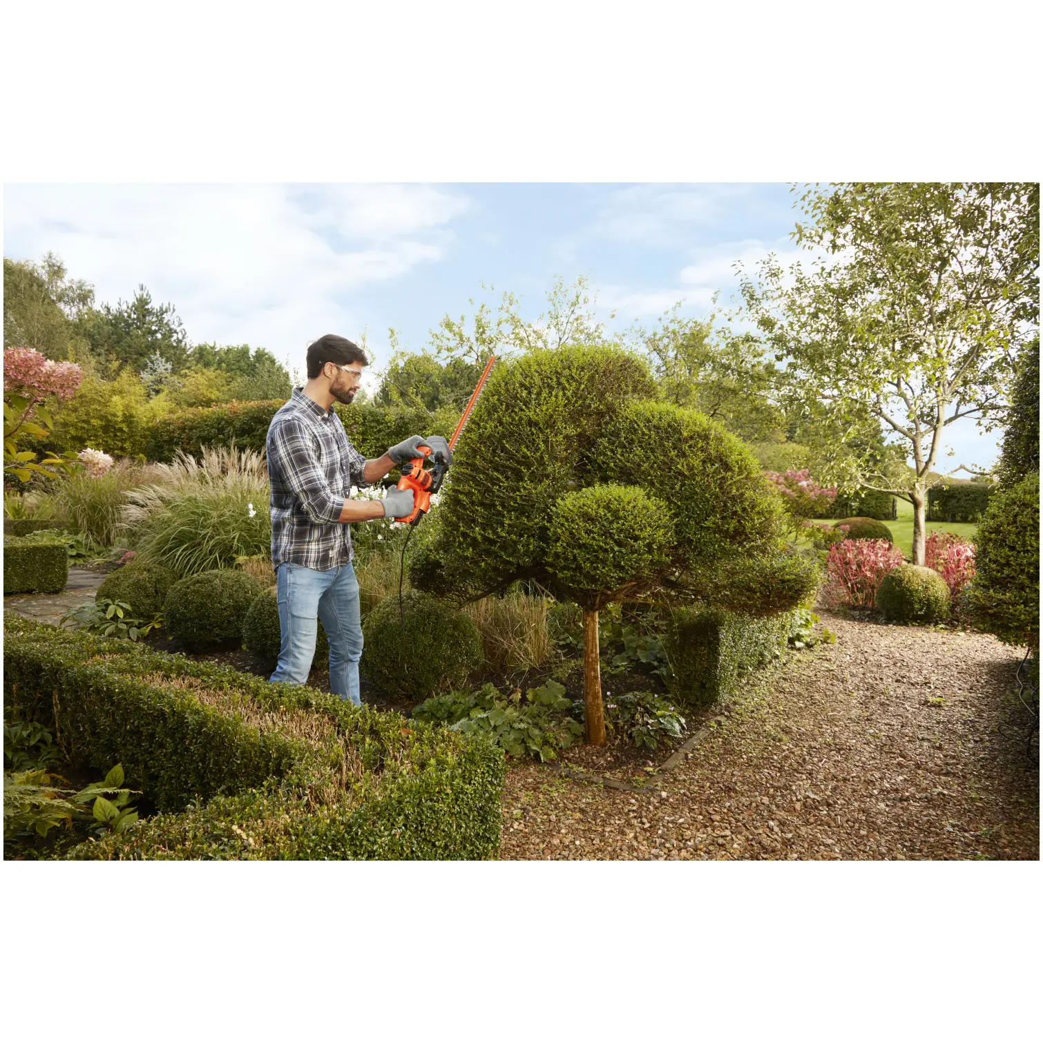 Black+Decker Hedge Trimmer 420w 45cm