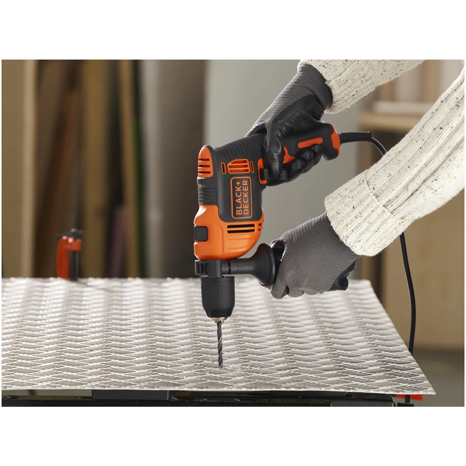 Black+Decker Variable Speed 13mm Keyless Hammer Drill Kit 710w
