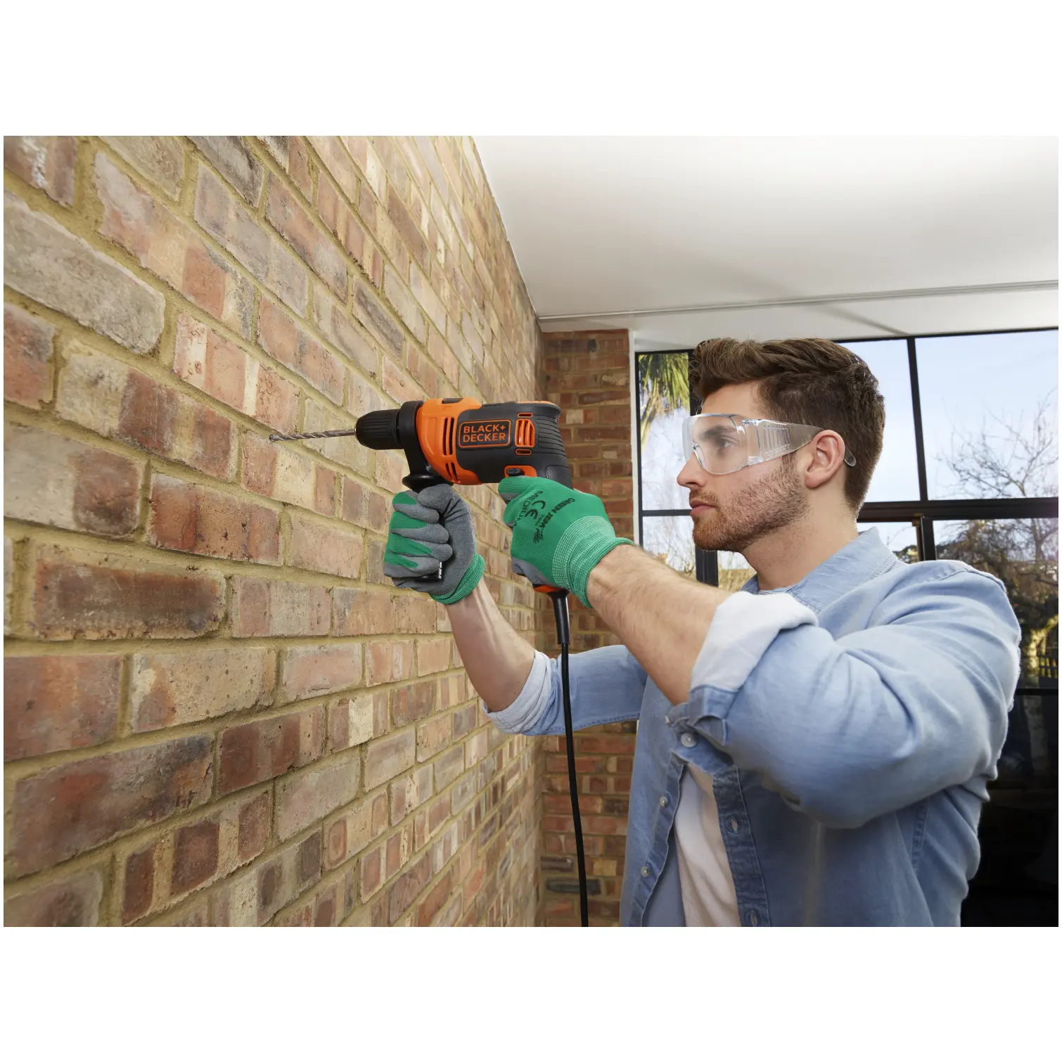 Black+Decker Variable Speed 13mm Keyless Hammer Drill Kit 710w