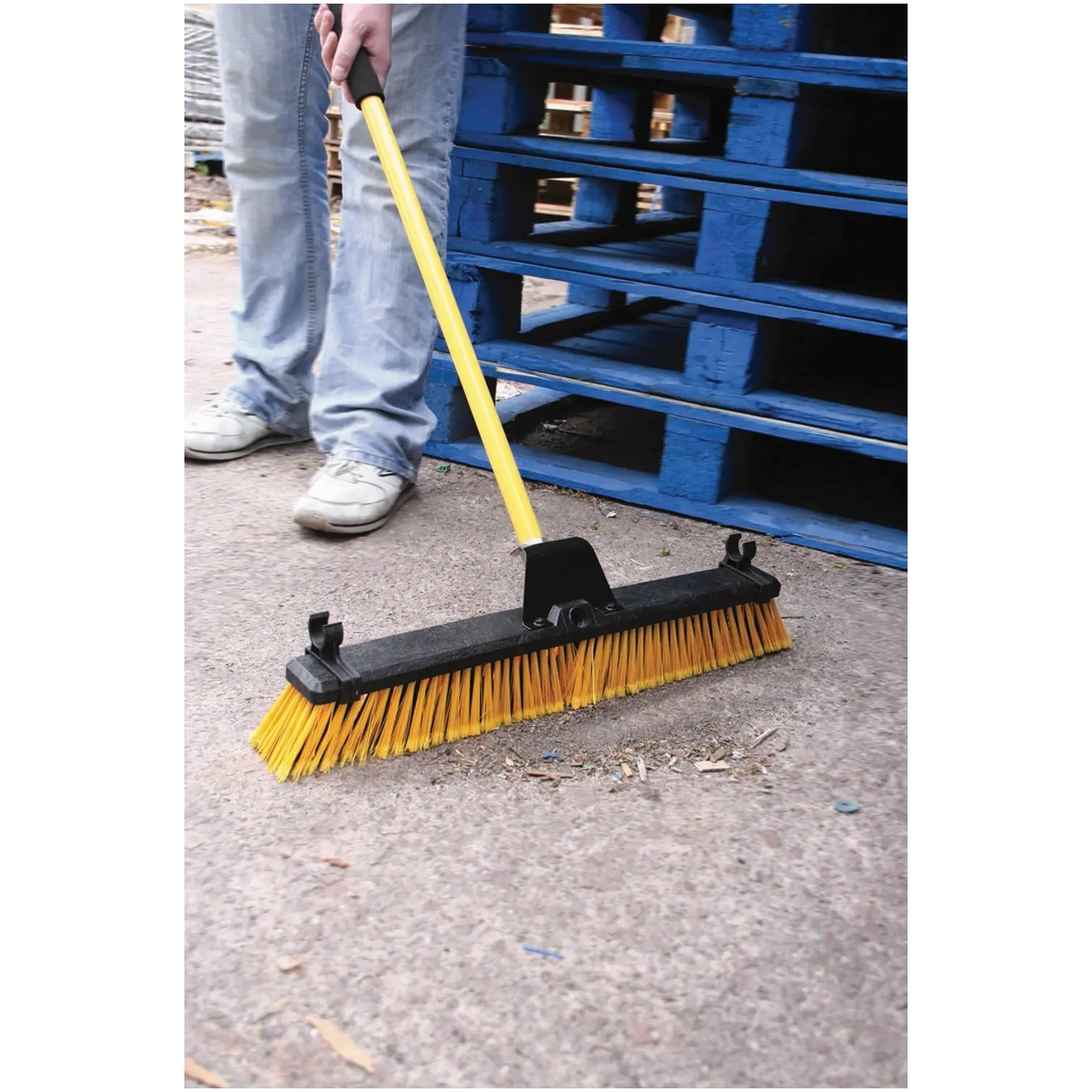 Charles Bentley Bulldozer Broom 61cm(24")