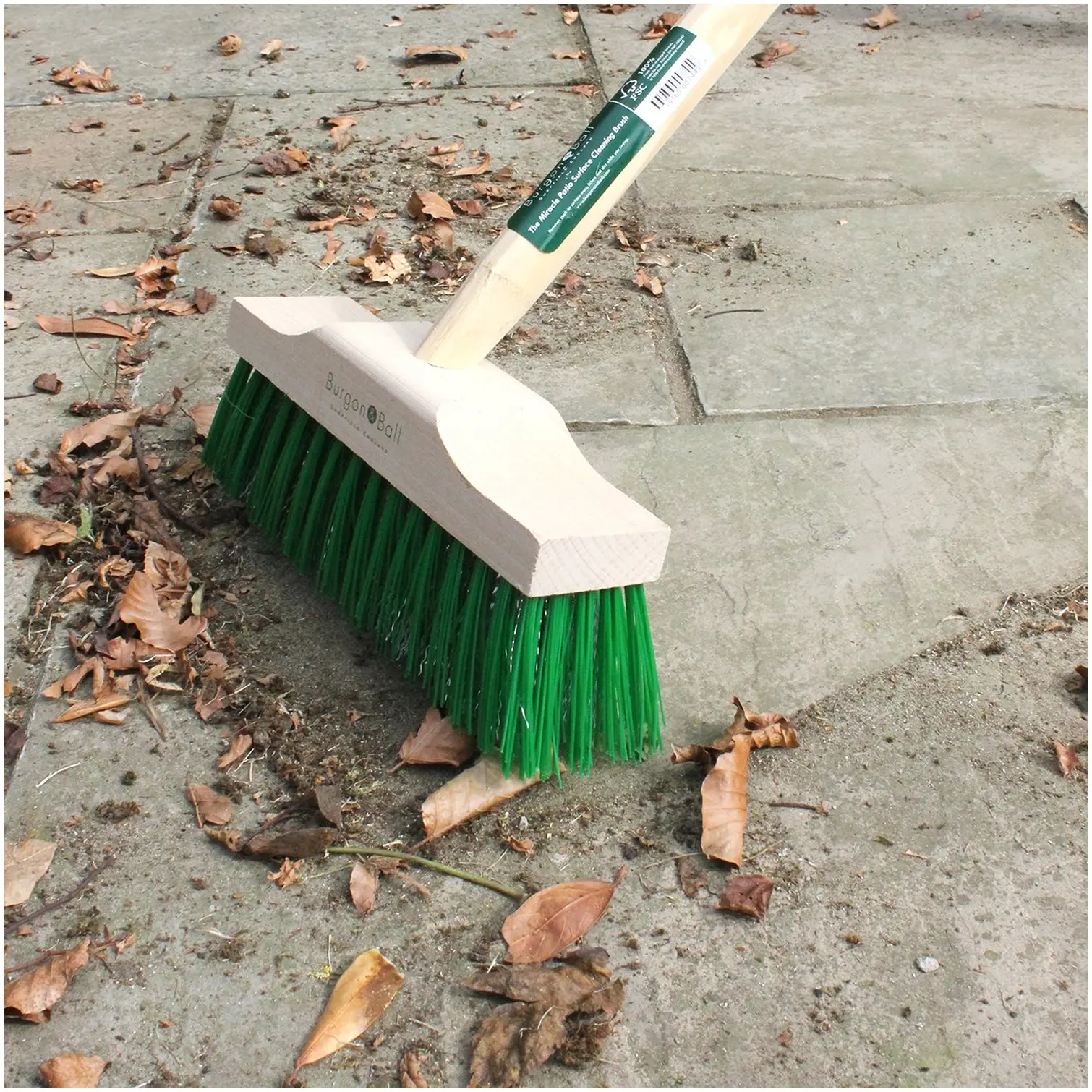 Burgon & Ball All-In-One Patio Cleaning Broom