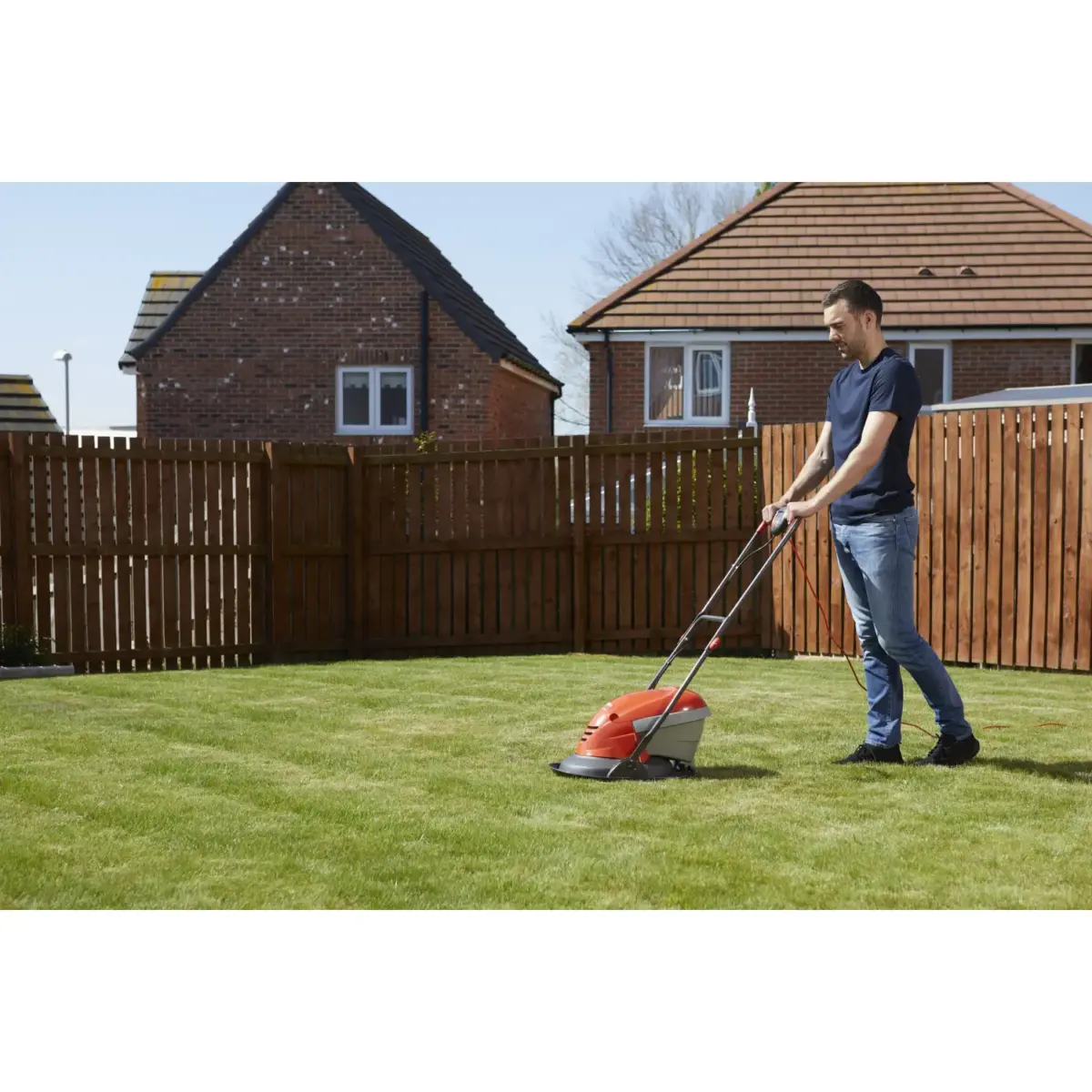 Flymo Hover Vac 250 Lawn Mower 25cm Cut
