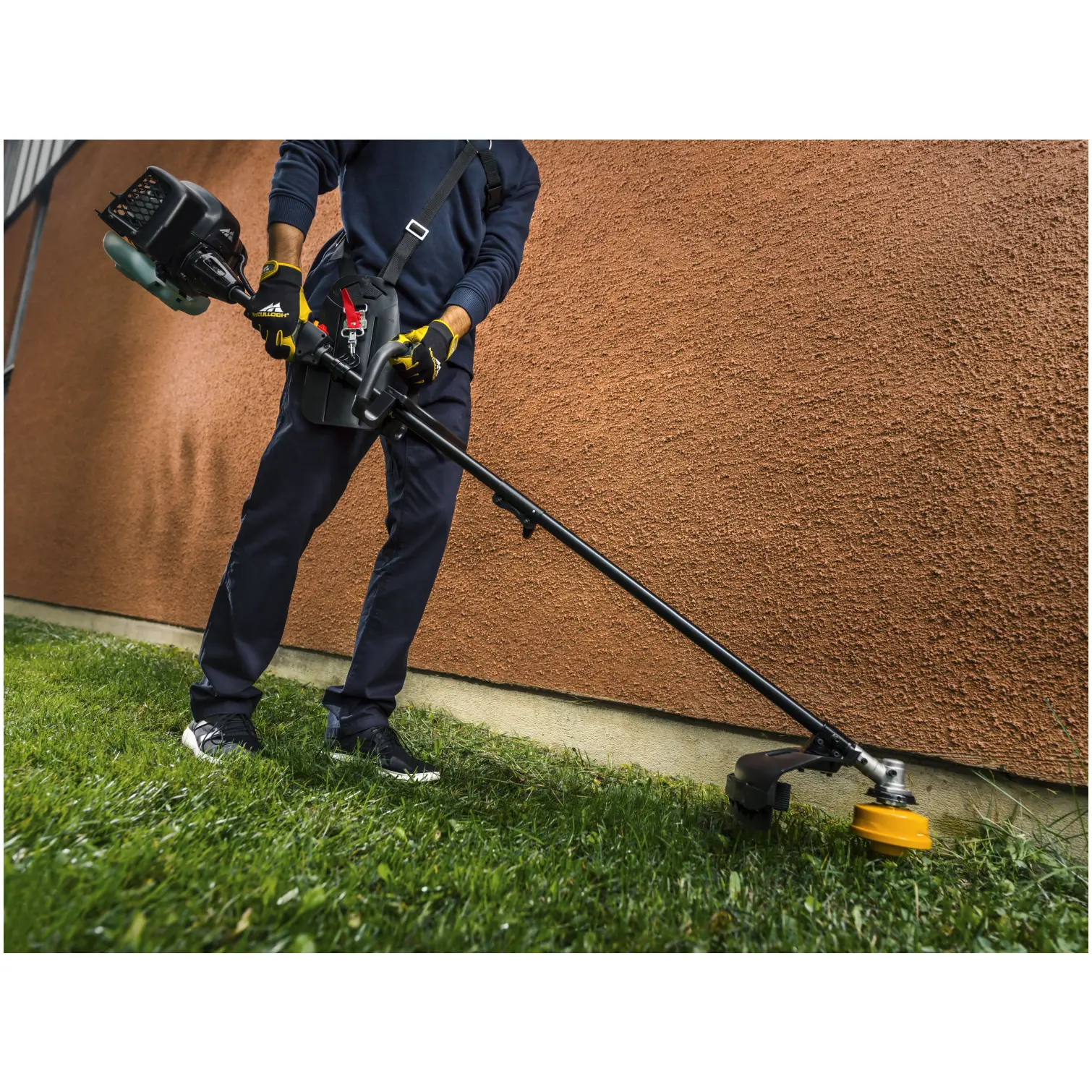 McCulloch B33PS Petrol Brush Cutter 33cc