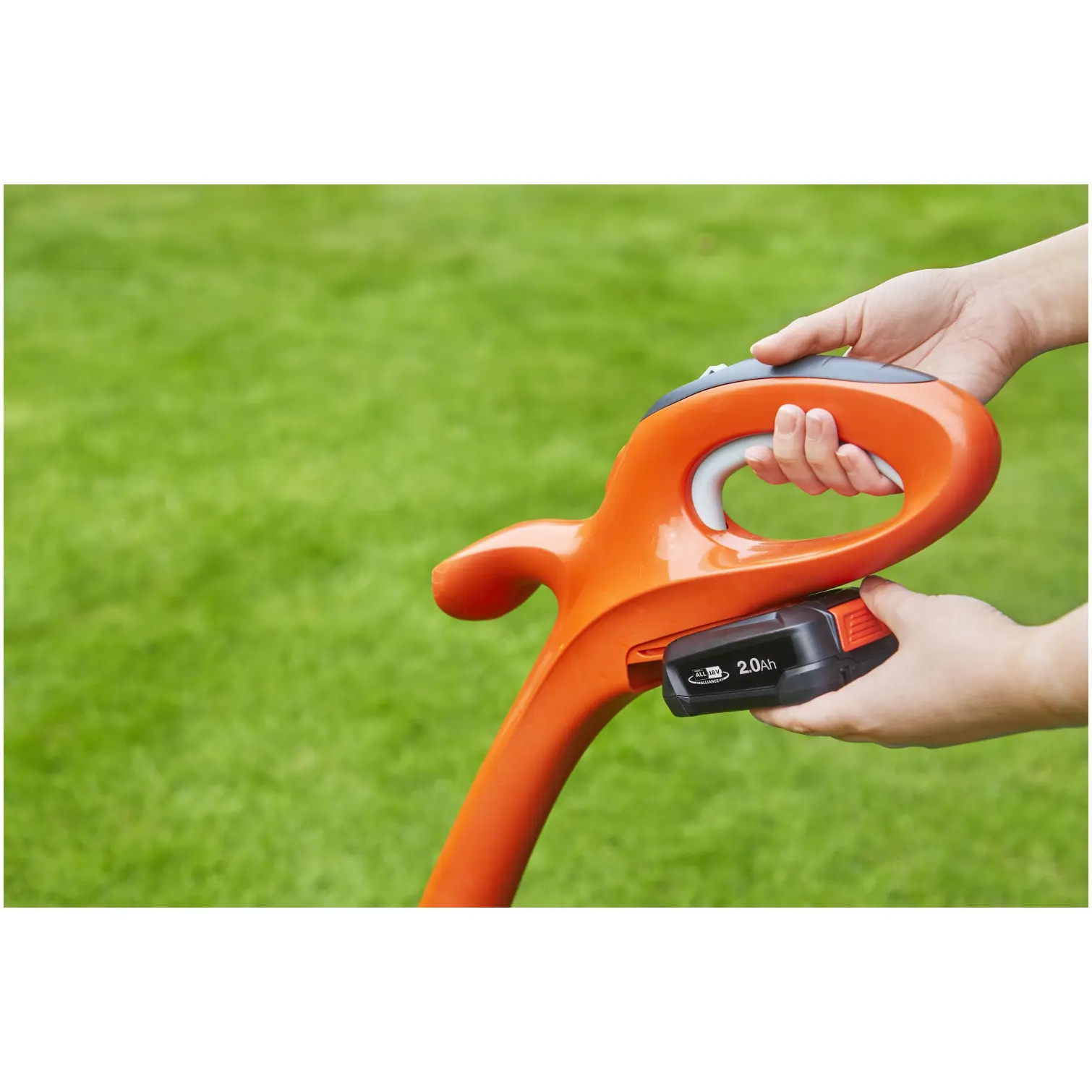 Flymo EasiTrim 250 Cordless Grass Trimmer Kit