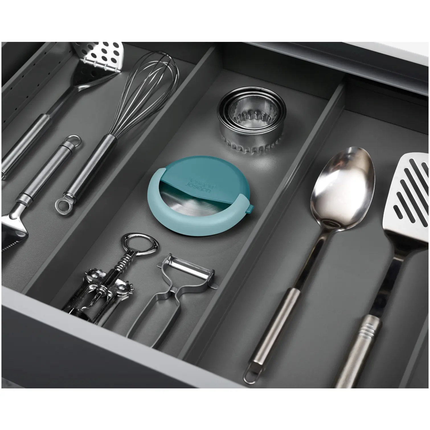 Joseph Joseph Duo Pizza Cutter With Rotating Guard