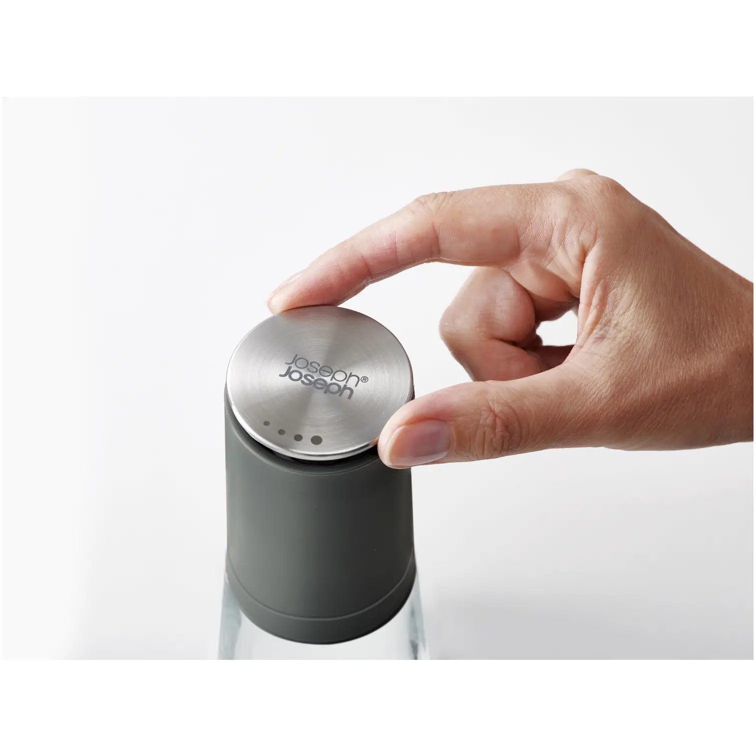 Joseph Joseph Duo No-Spill Salt & Pepper Set