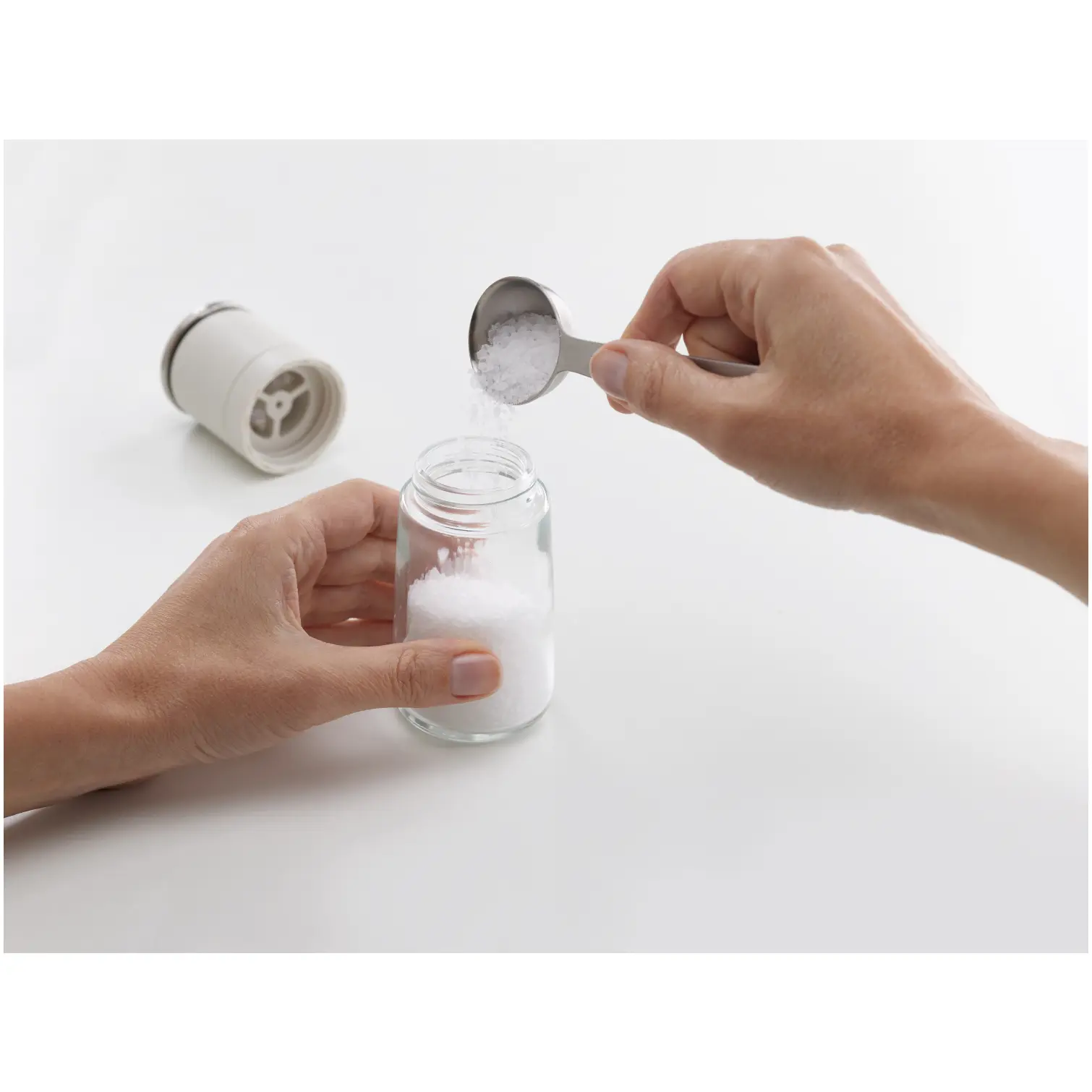 Joseph Joseph Duo No-Spill Salt & Pepper Set