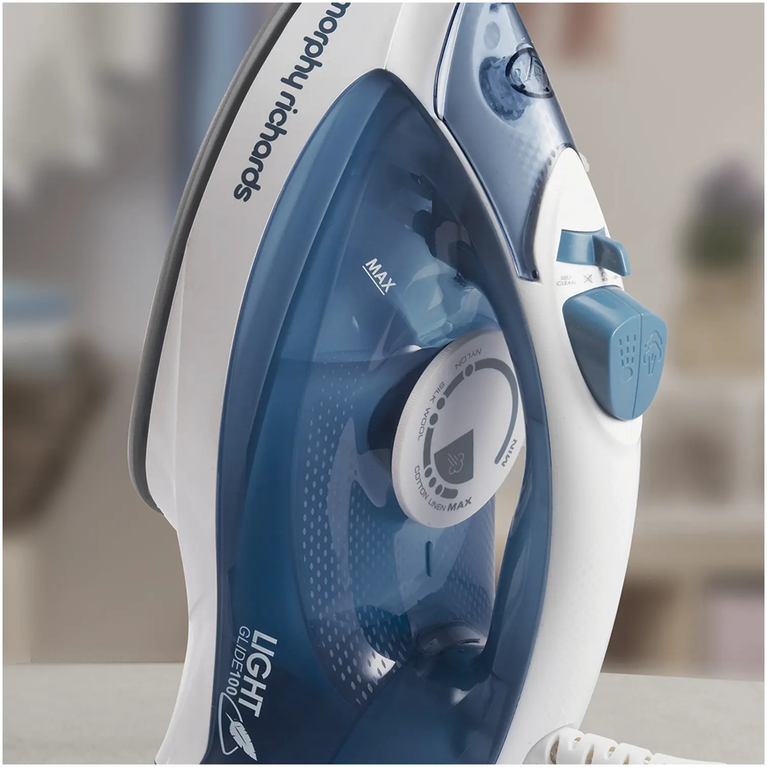 Morphy Richards 300401 Light Glide Iron 100