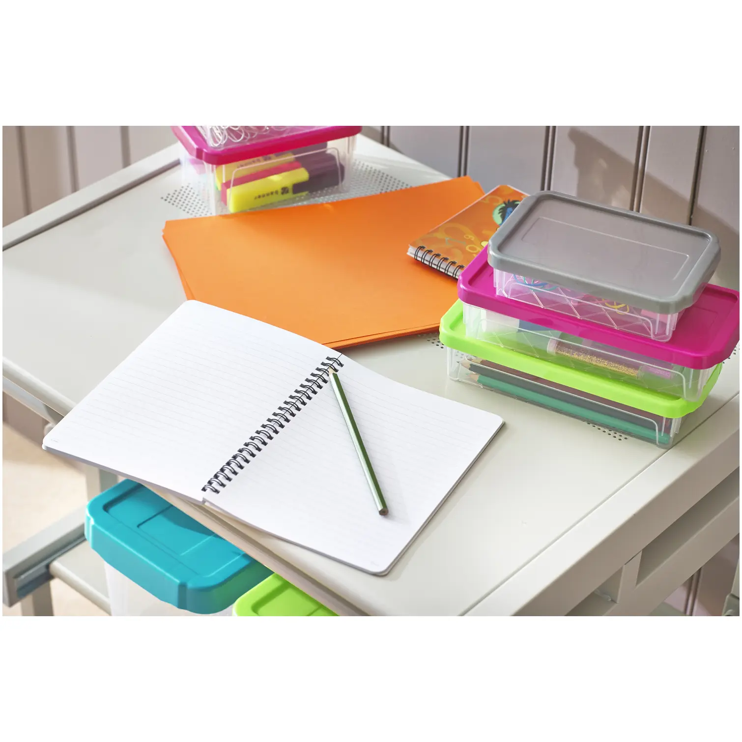 Whitefurze Space Master 0.6Ltr Assorted Colours