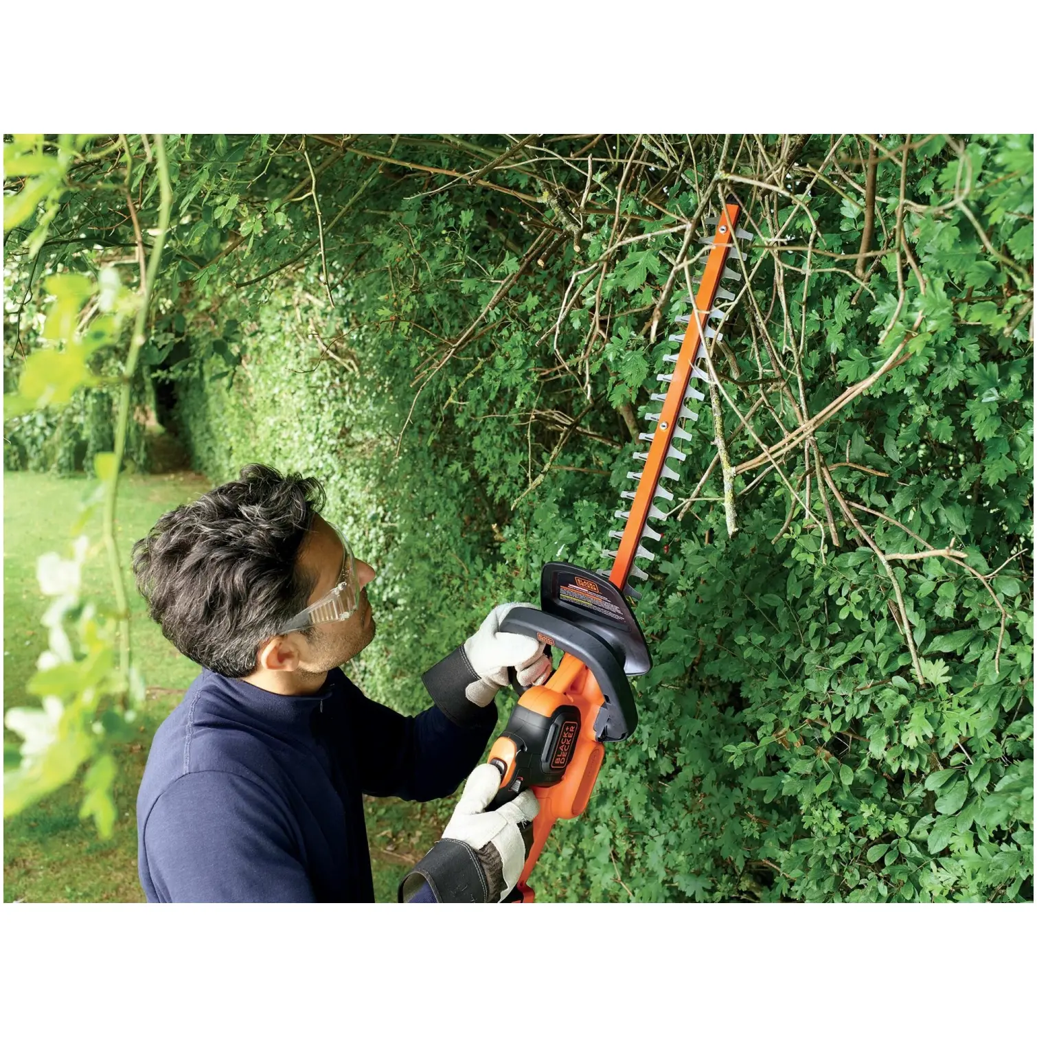 Black+Decker Li-ion Hedge Trimmer 18v 45cm