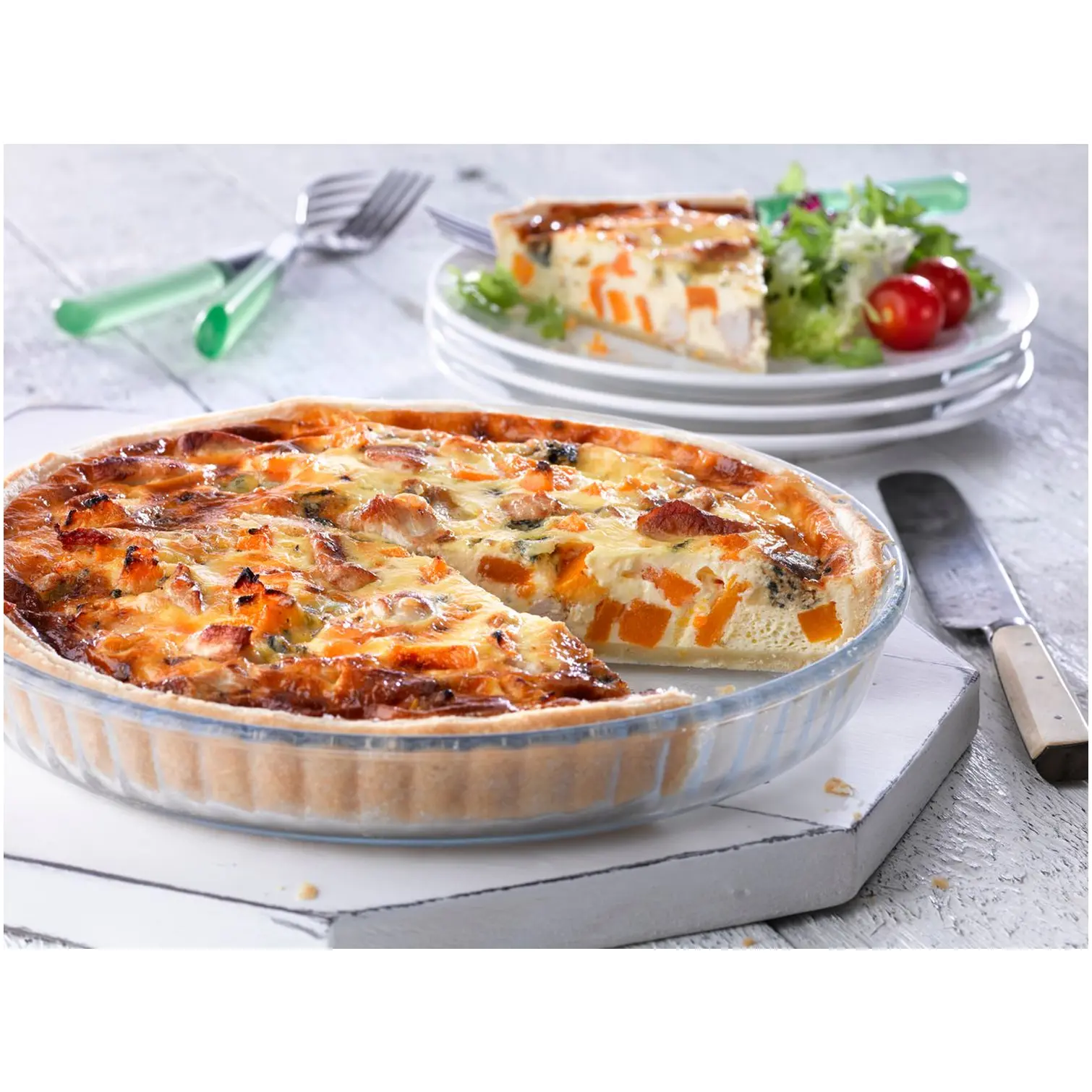 COR0215_4 Pyrex Bake & Enjoy Cake & Flan Dish Set 26 & 28cm