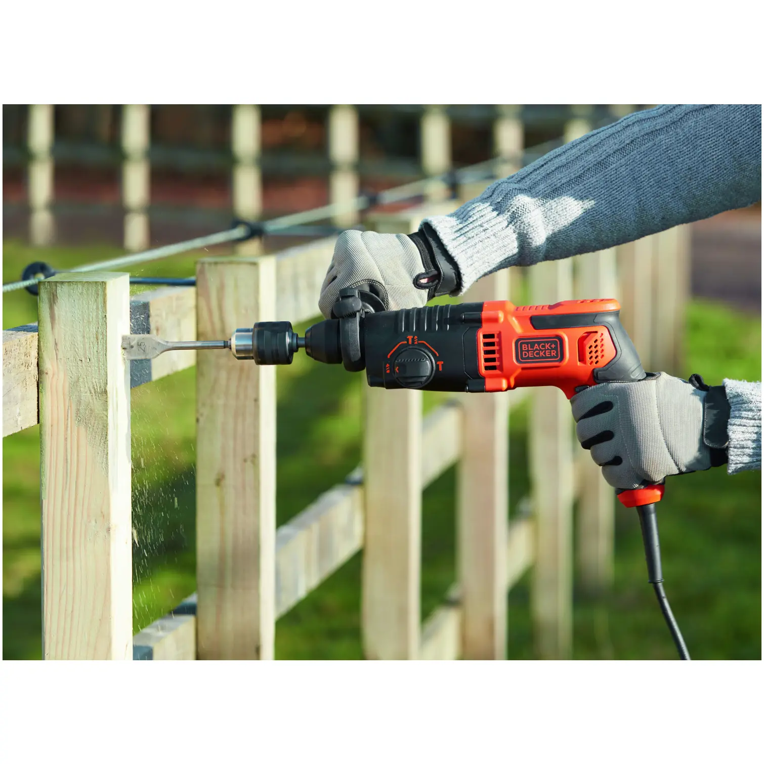 Black+Decker BEHS01 SDS-PLUS Electric Hammer Drill 650w