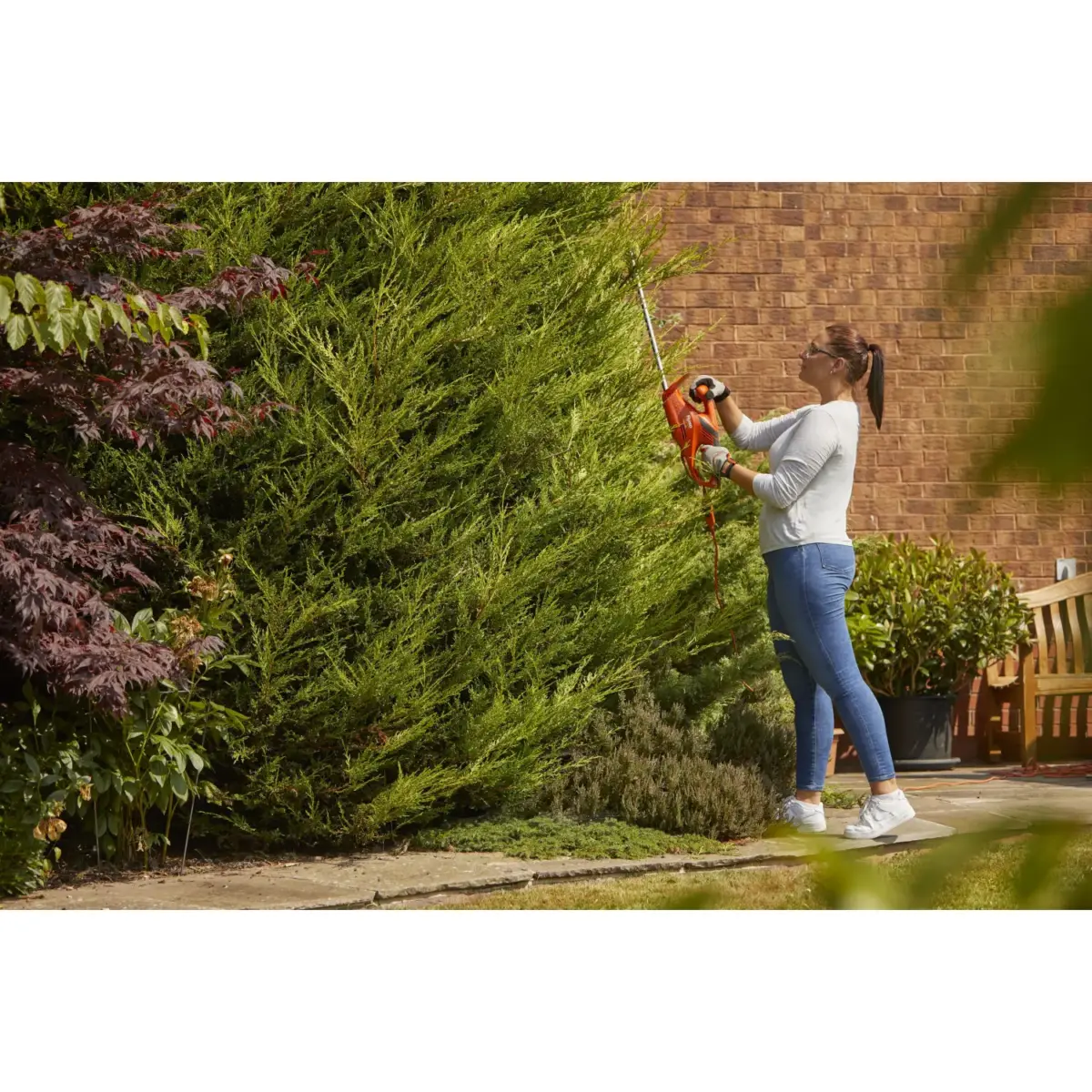 Flymo EasiCut 450 Corded Hedge Trimmer