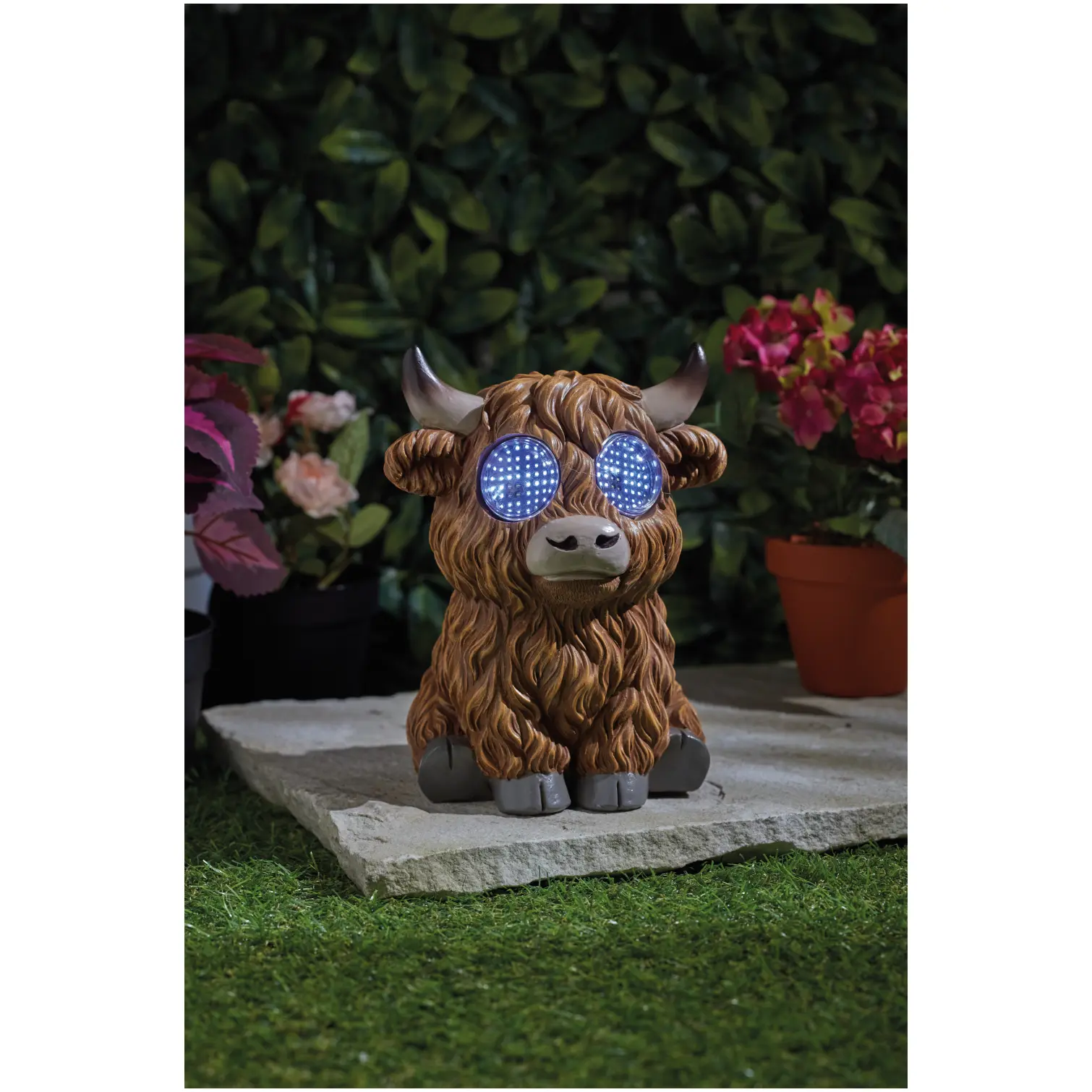 SMA0886_1 Smart Garden Blinkin Highland Cow Large