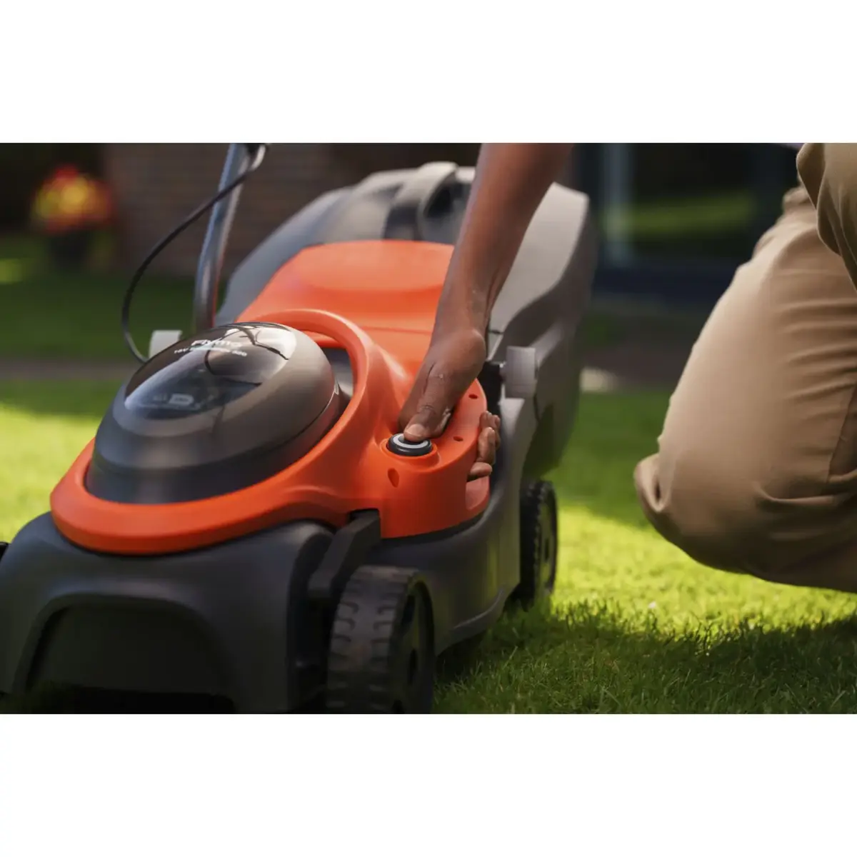 Flymo SimpliMo 320 32cm Cut 18 Volt 4 Ah