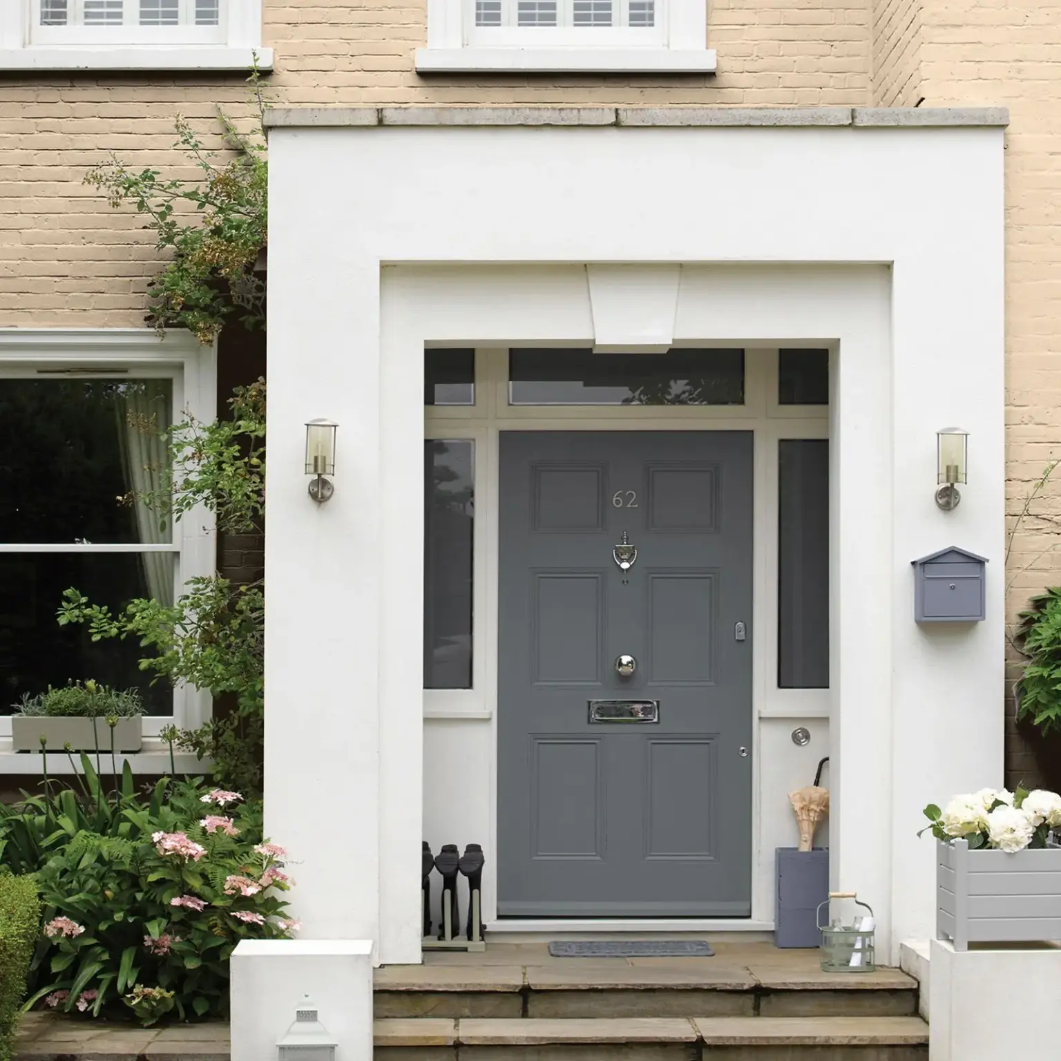Sandtex Masonry Paint 5Ltr Light Cream