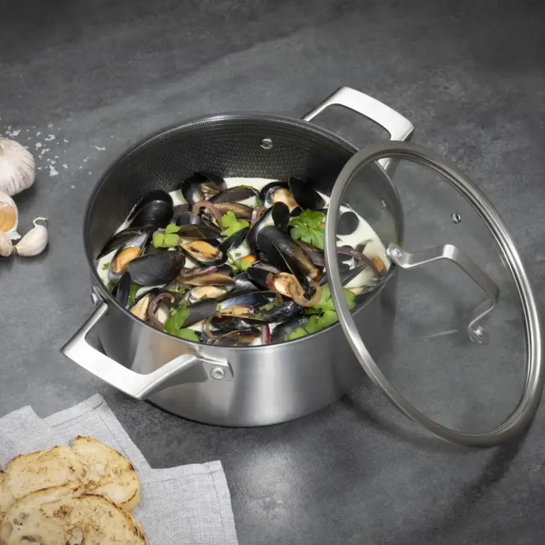 Metal Casseroles & Roasters