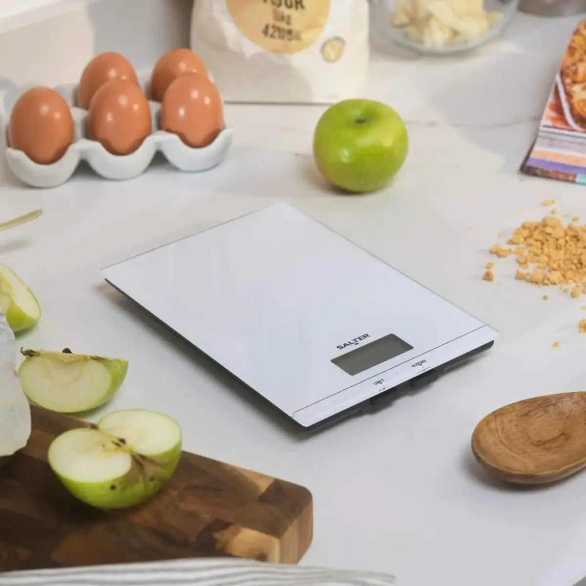 SLT0033_4 Salter White Glass Kitchen Scale