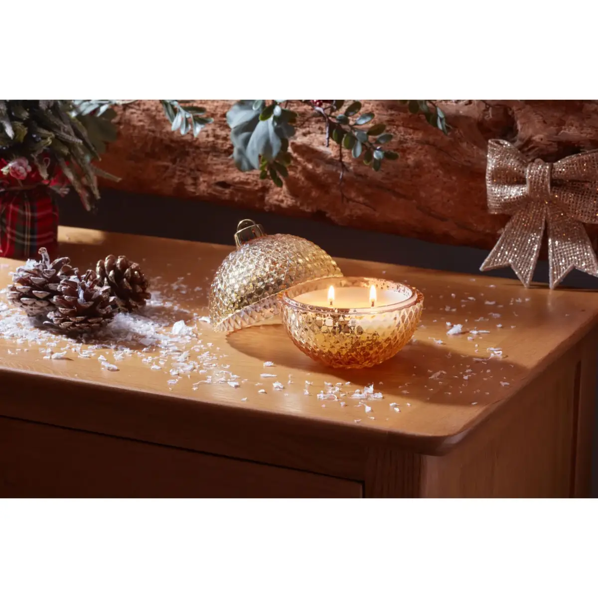 BaubleCandleChampagne Scented image 4